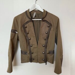 DETAILED JACKET