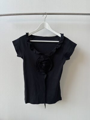 ROSE DETAIL TOP